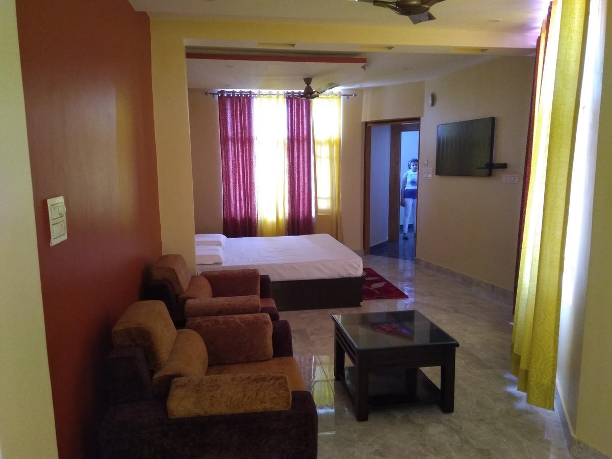 Hotel Sky Bule & Restaurant Khas Nagrota Luaran gambar